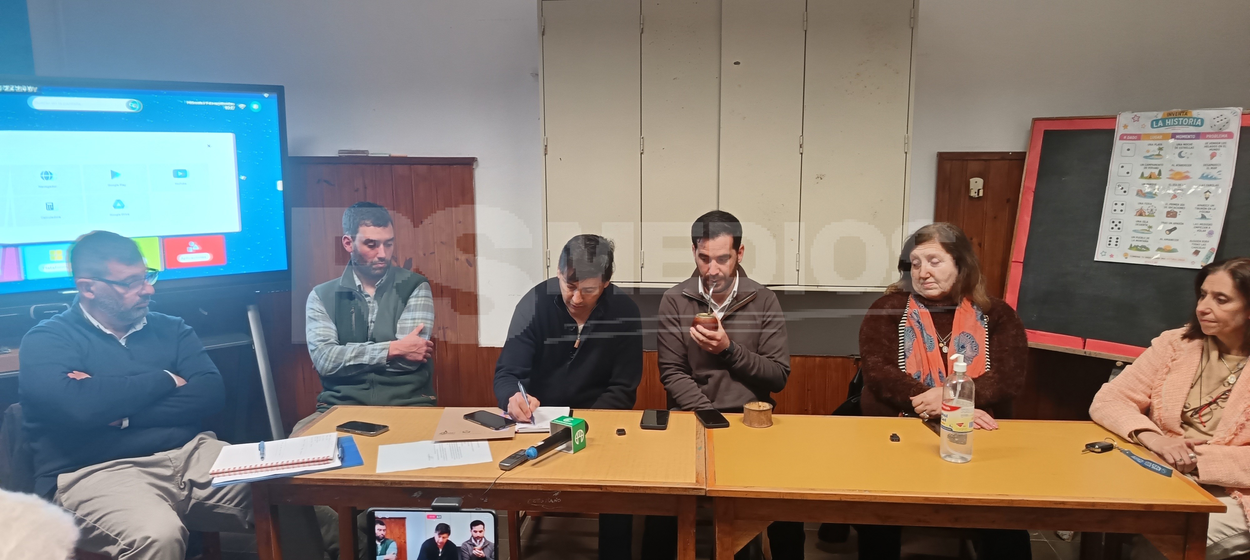 Se llevo a cabo Sesión barrial del Municipio de Cardona en Escuela 54. — imagen 2