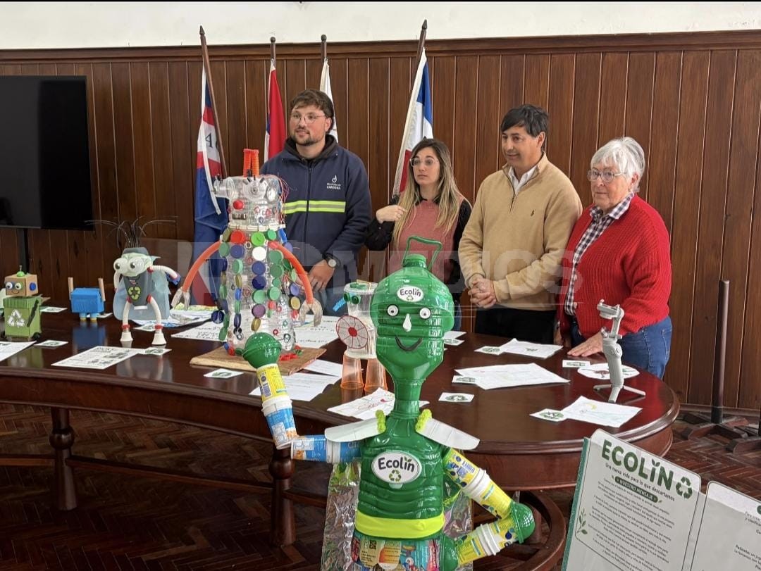 Concurso de mascotas recicladas en Cardona: "Ricky Recicla" obtuvo el primer premio — imagen 4