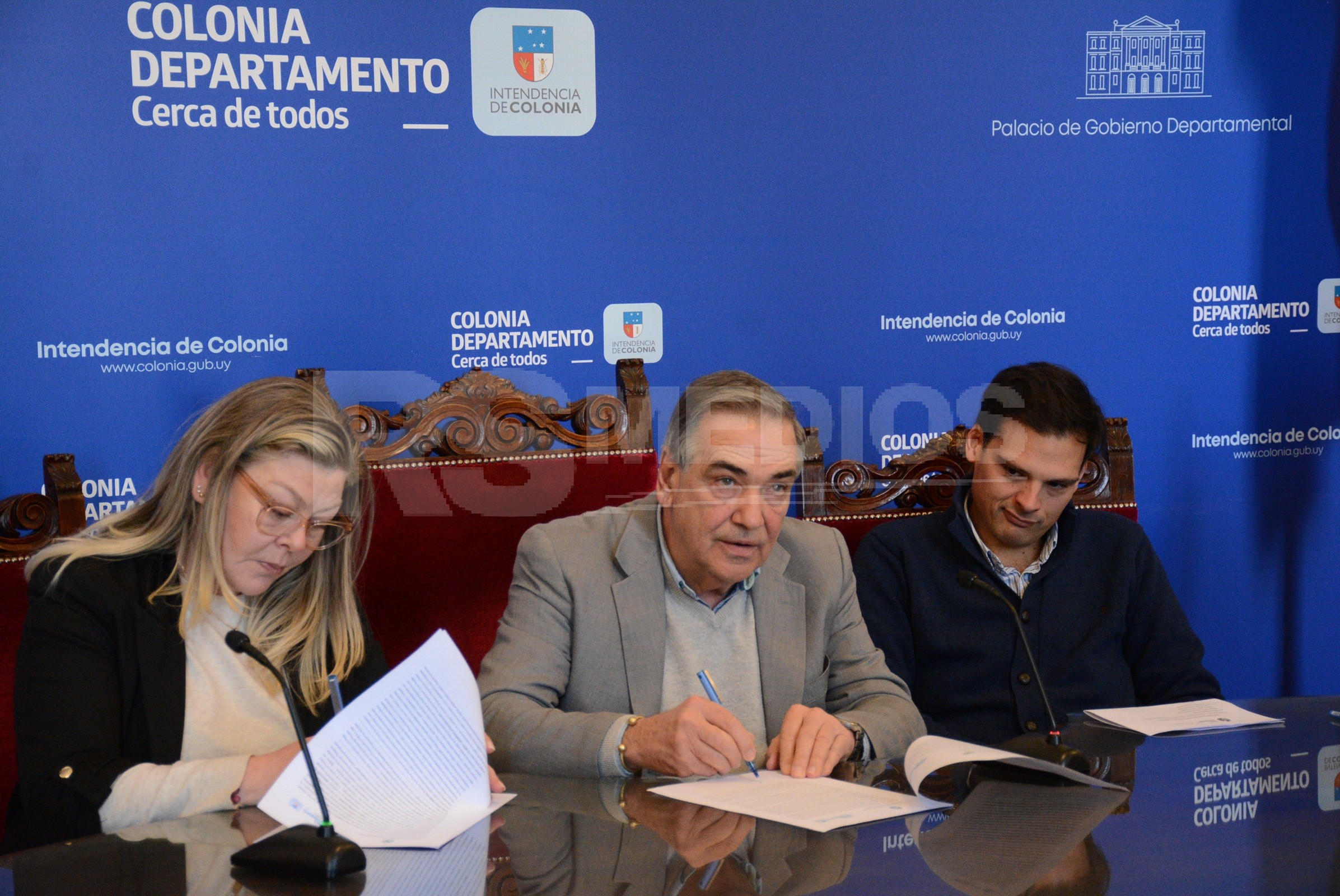 Firmaron el contrato para reconstruir el camino entre Rosario y Barker