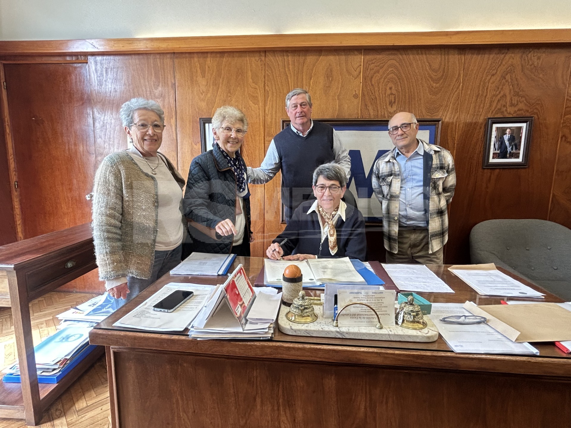 Besozzi firmó enajenación de padrón rural y recibió a instituciones locales — imagen 2