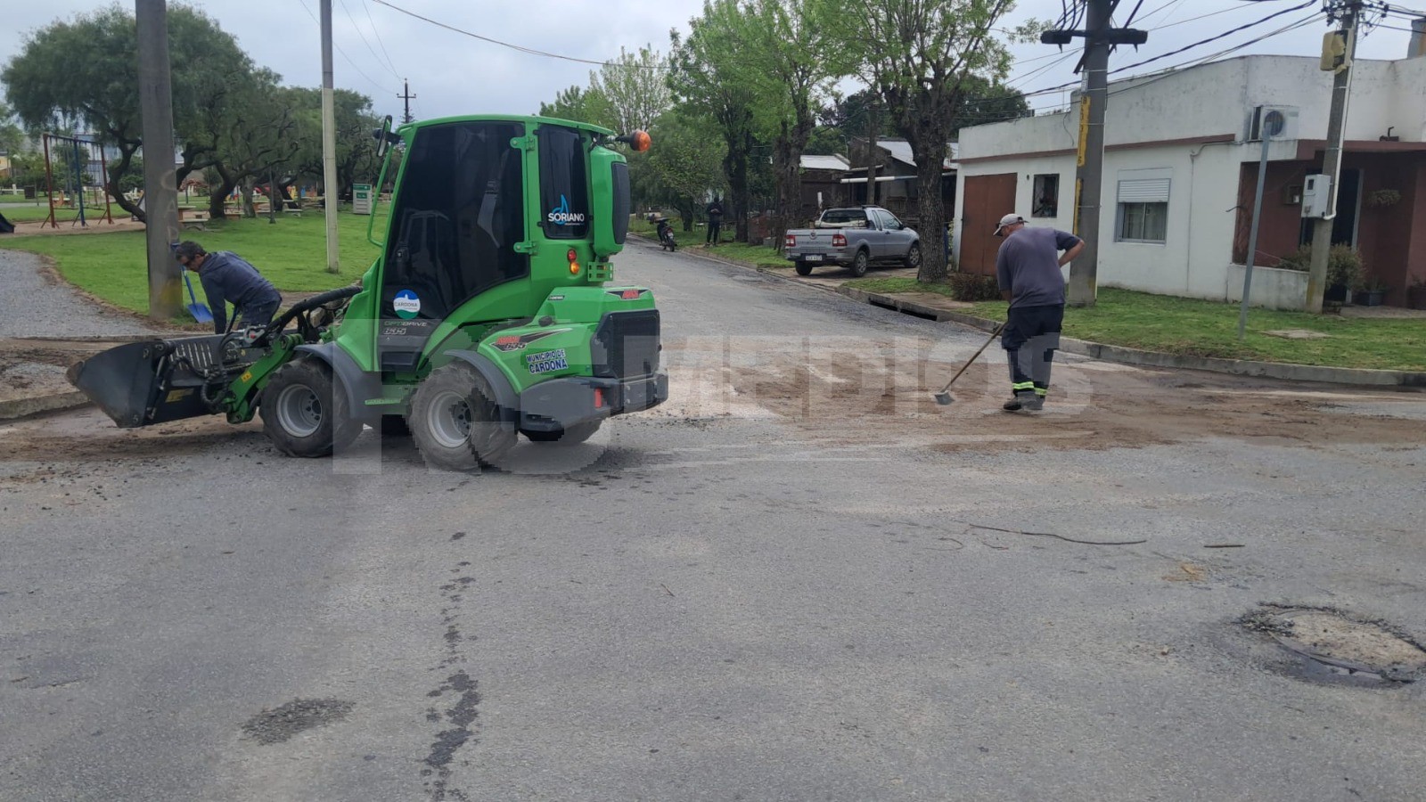 Cardona limpia cruces de calles para evitar obstrucciones en desagües pluviales — imagen 4