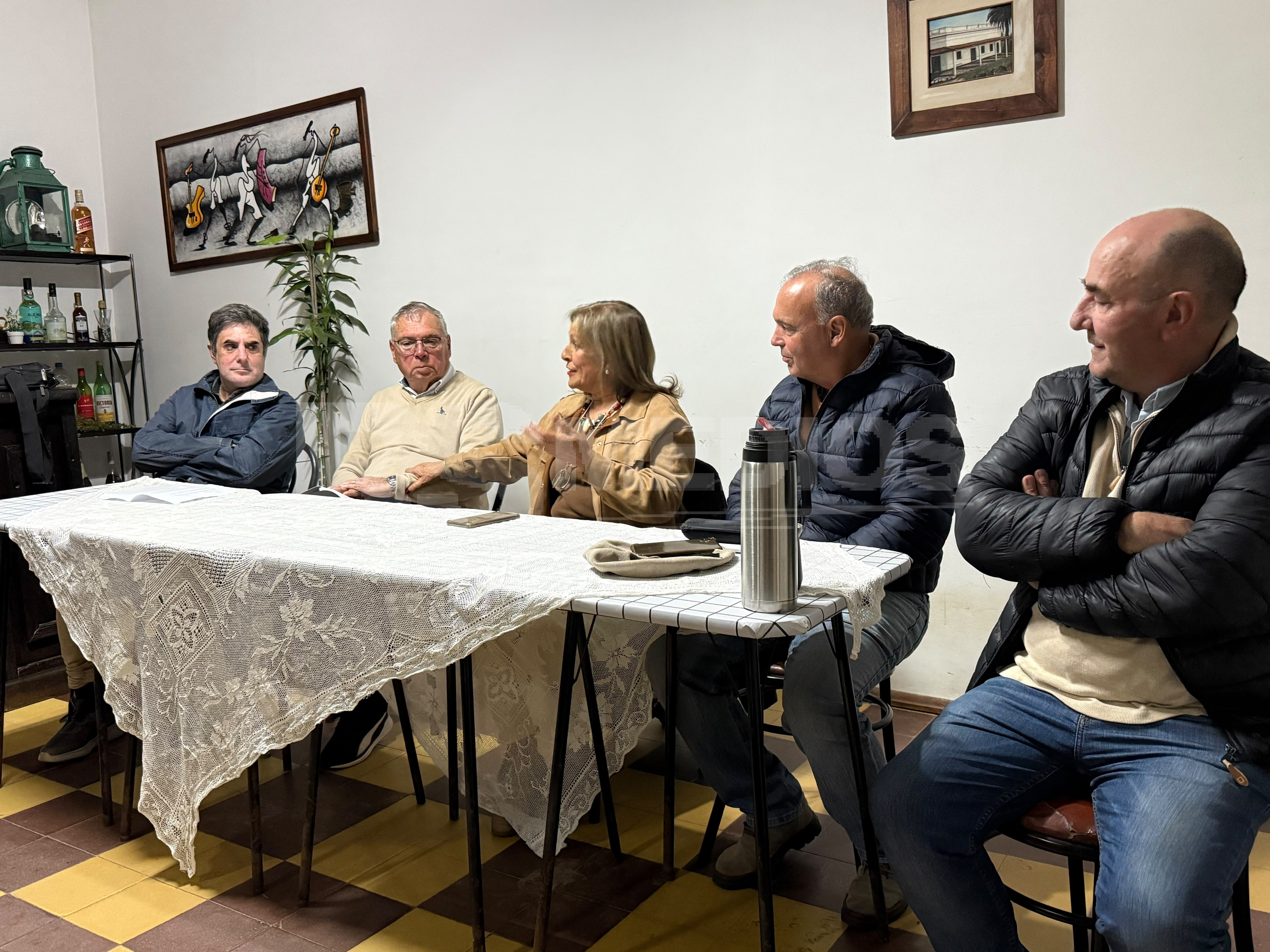 Presentaron en Ismael Cortinas el libro "Monzón Heber-Santa Elena"